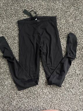 SKIMS Black Leggings with Grip Detail